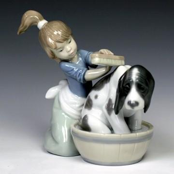 リヤドロ リアドロ 5455 きれいにしましょうね 仔犬 女の子 LLADRO（リヤドロ） きれいにしましょうね フィギュア 人形 女性