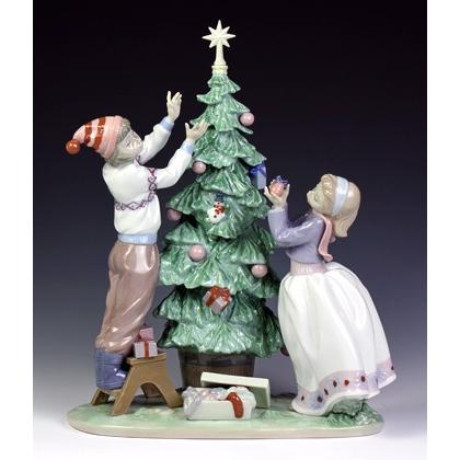 リヤドロ（Lladro リアドロ 陶器人形 置物） クリスマス ツリーを飾