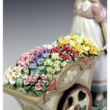 リヤドロ(Lladro リアドロ 陶器人形 置物) 花と少女 可愛いお リヤドロ(Lladro リアドロ 陶器人形 置物) 花と少女 可愛いお