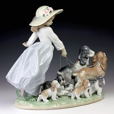 LLADRO リヤドロ(Lladro リアドロ 陶器人形 置物) 犬と少女 LLADRO リヤドロ(Lladro リアドロ 陶器人形 置物) 犬と少女