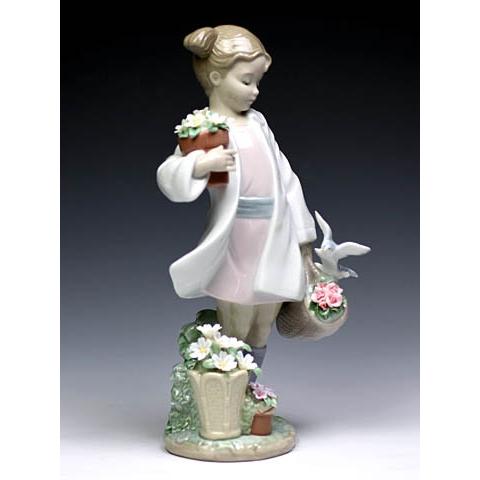 リヤドロ（Lladro リアドロ 陶器人形 置物） 花と少女 雨上がりの午後