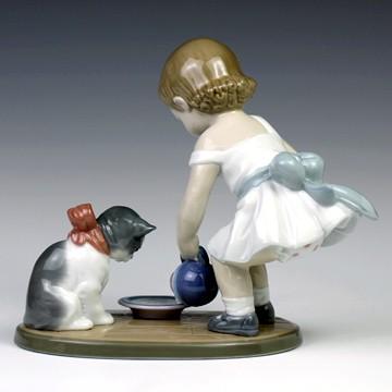 リヤドロ（Lladro リアドロ 陶器人形 置物） 少女 置物） スペインのリヤドロ三兄弟が始めたポーセリン製作。約半世紀で世界的なメーカーへ