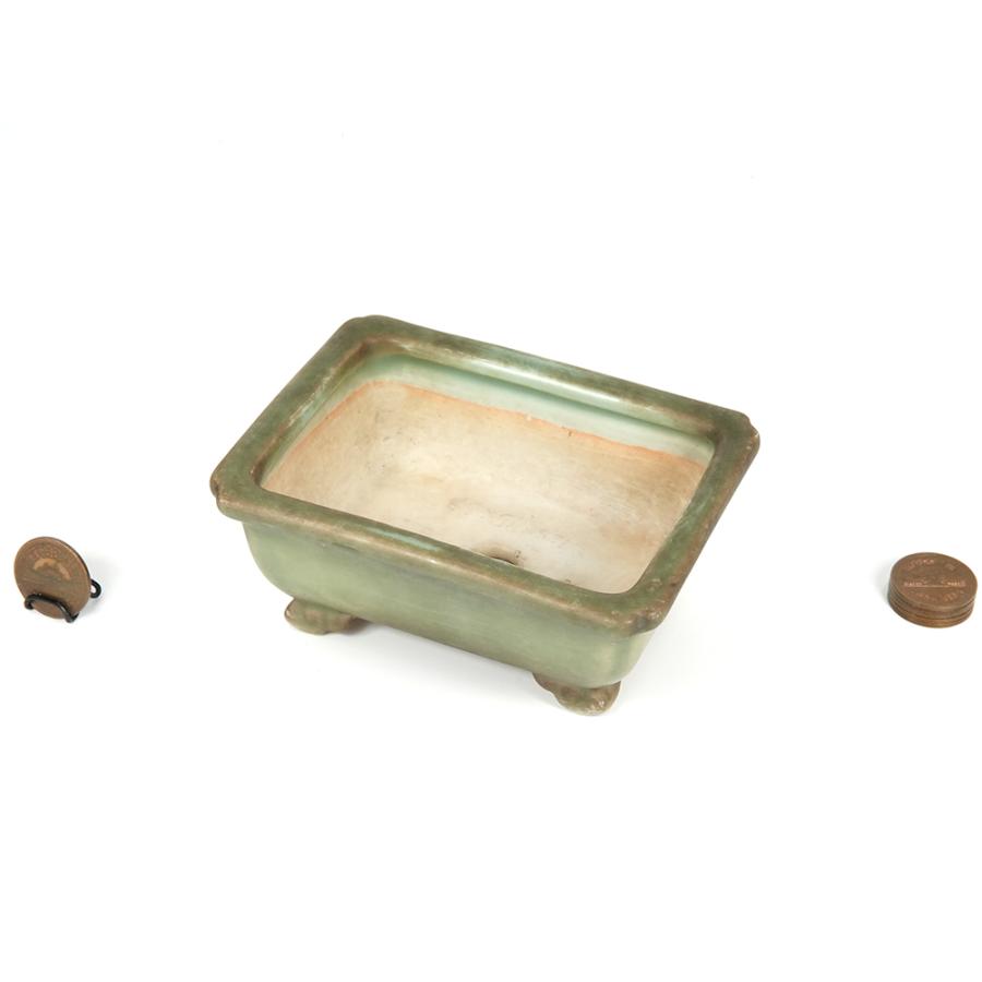 青磁釉外縁隅入雲足長方　　横幅12.6cm_4