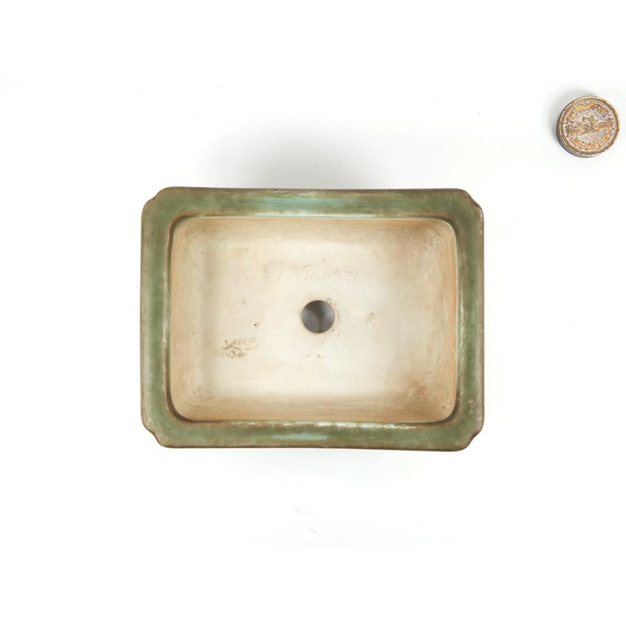 青磁釉外縁隅入雲足長方　　横幅12.6cm_7
