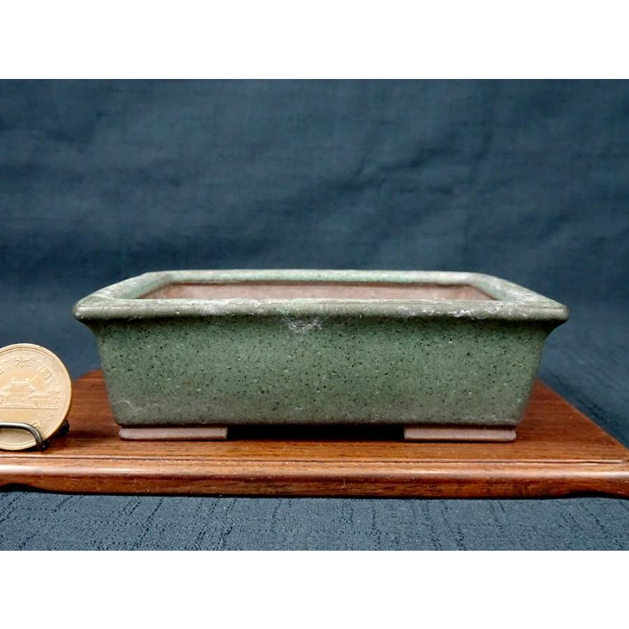屯洋　青緑釉外縁切足長方　横幅10.7cm