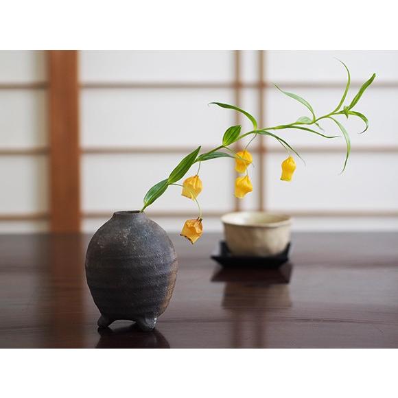 花瓶 一輪挿し 窯変丸足付花入 フラワーベース 器 壺 陶器