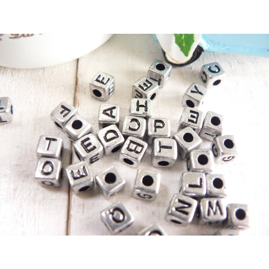 ビーズ アルファベット スクエア キューブタイプ 四角 100個 手芸