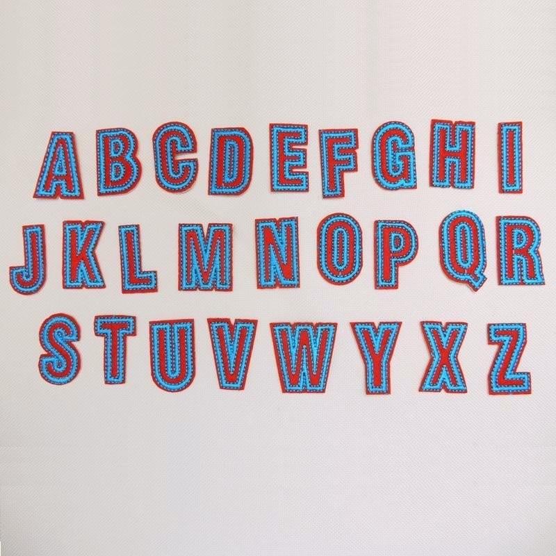 ワッペン 英文字 小さいアルファベット ライトブルー×レッド A〜Zを