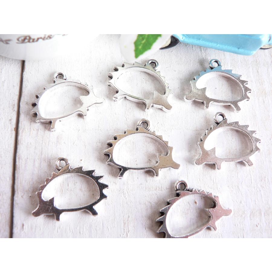 チャーム はりねずみ ( #1861) 8個 ハリネズミ シルバー 銀 手芸  