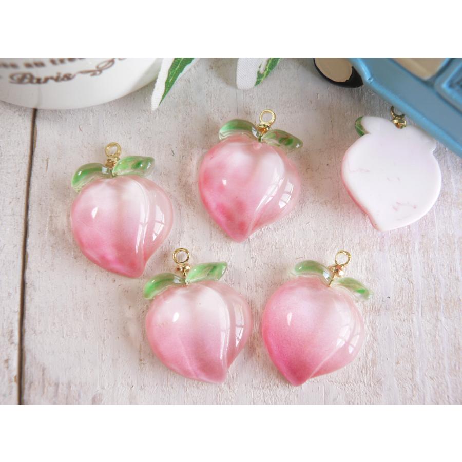 チャーム 桃 もも モモ ピーチ 4個 手芸 パーツ ハンドメイド 材料 