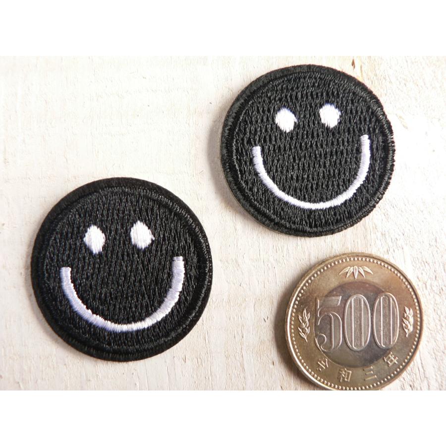 ワッペン スマイル 黒 小 2枚セット にこちゃん スマイリー アイロン