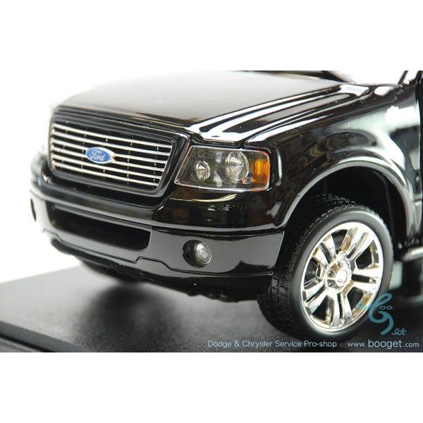 2006y フォードF150 ハーレーダビッドソン 1/18ミニカー