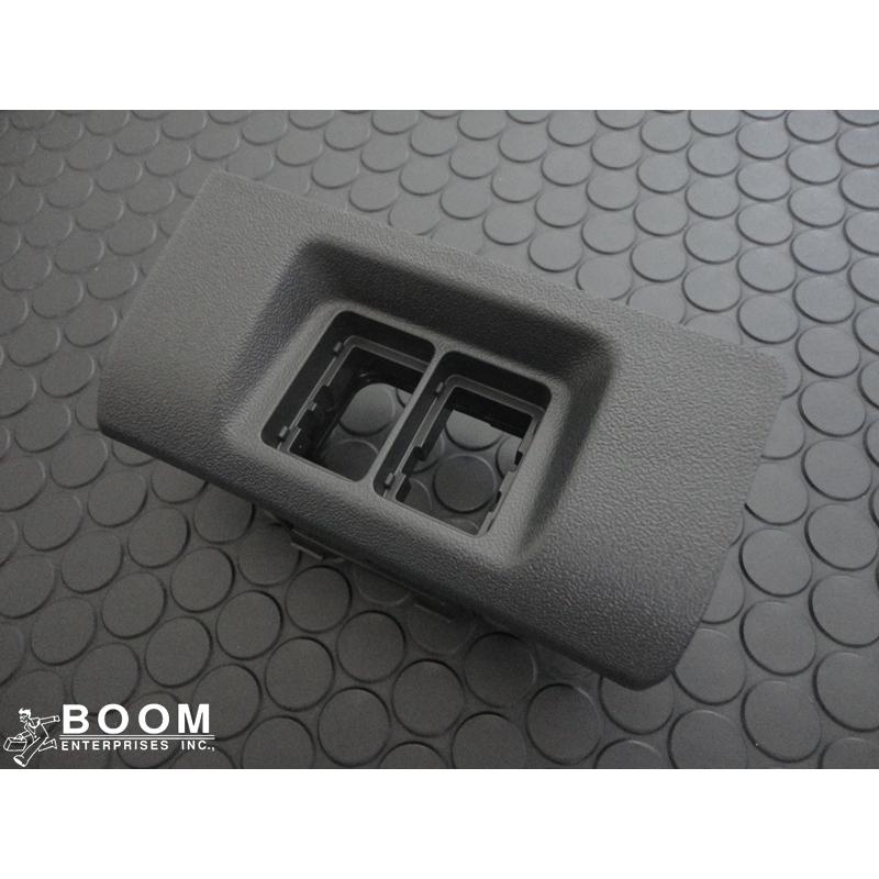 トヨタ純正パーツ ベース スイッチホール トヨタ ハイエース/レジアス