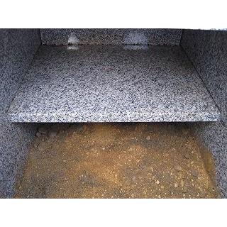 墓石 黒御影石(インド産) 石塔1尺30cm 外柵180cm角 高さ2.0m 墓石 黒御影石(インド産) 石塔1尺30cm 外柵180cm角 高さ2.0m