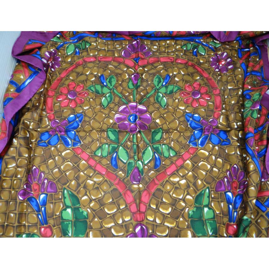 【美品】【希少】【レディース】YSL シルクスカーフ 多色 花柄 Yves Saint Laurent（イヴ・サンローラン） ビジュー フラワー 花柄