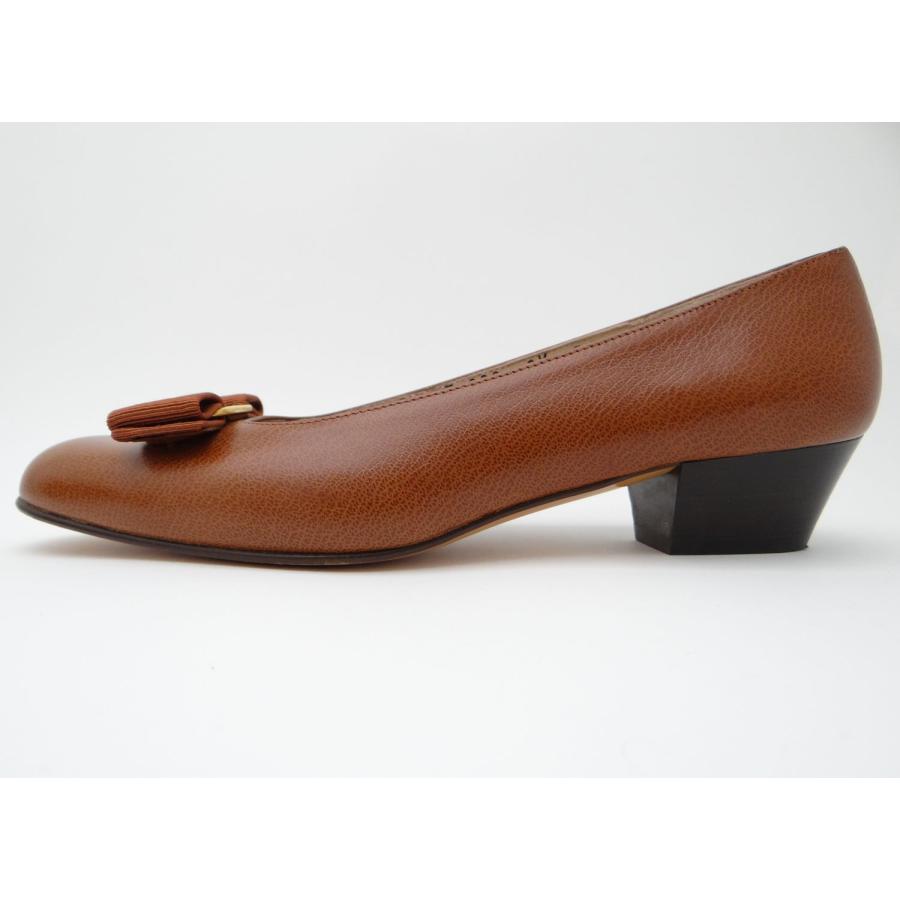 超美品　フェラガモ　レザー　VARA ヴァラリボン　パンプス VARA（Salvatore Ferragamo） SalvatoreFerragamo フェラガモ