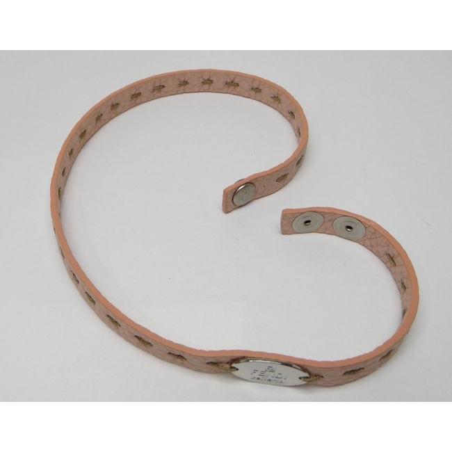 極美品 フェンディ ダブルブレスレット セレリア プレート ロゴ レザー ピンク FENDI フェンディ セレリア レザー ブレスレット ピンク＜USED