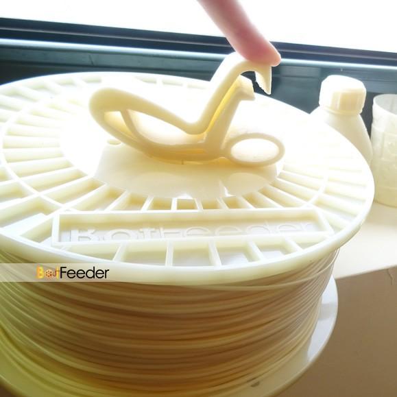 BotFeeder製 3Dプリンター用フィラメント Filastic（柔軟素材）1.75mm 700g（乳白色） |  | 02