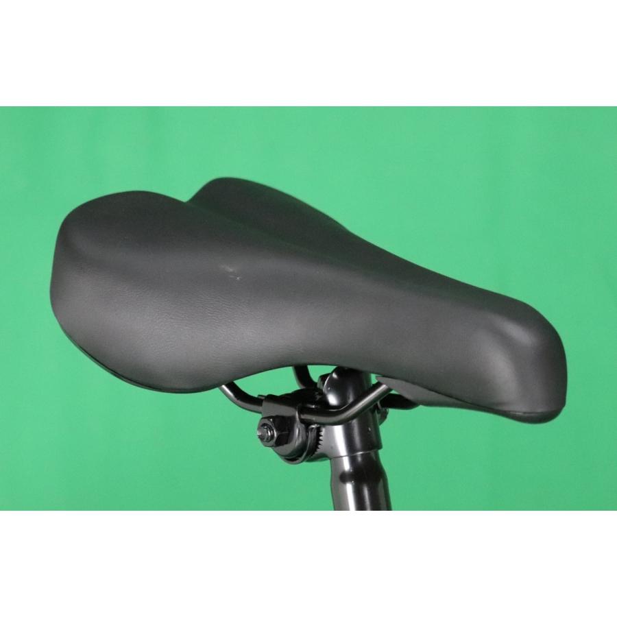 クロスバイク】7段変速 前カゴ、泥除け付 前後タイヤ、チェーン