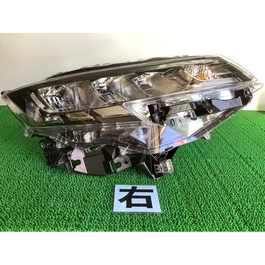 即決】美品 送料込 ノア 6AA ZWR90W ヘッドライト ランプ 右 LED