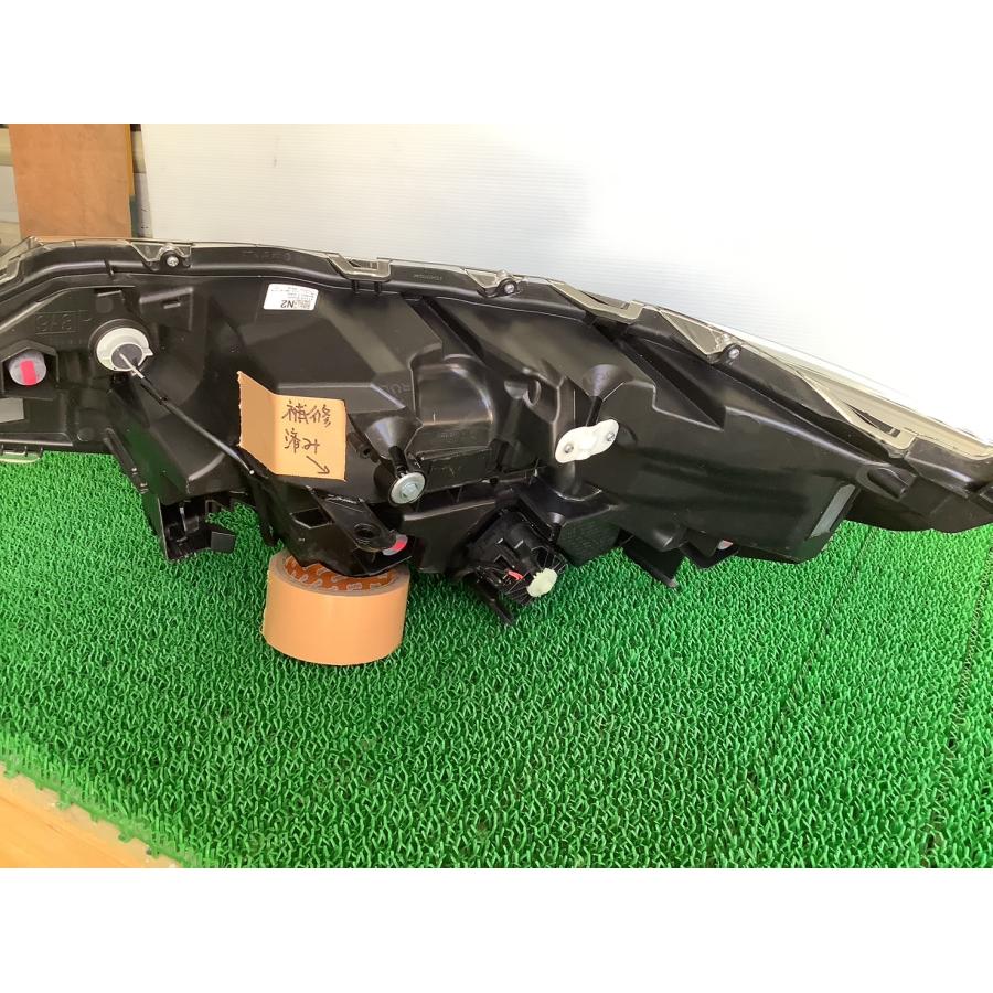 即決】美品 送料込 ノア 6AA ZWR90W ヘッドライト ランプ 右 LED