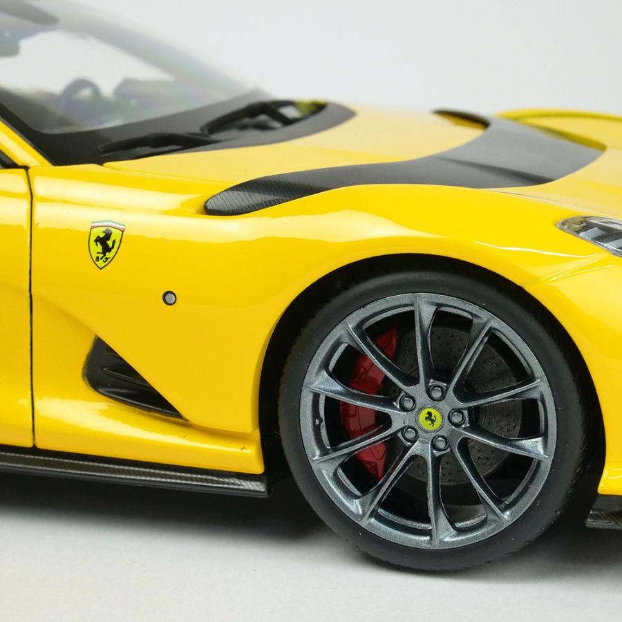 Bburago 1/18スケール フェラーリ 812 コンペティツィオーネ イエロー 18-16019Yの画像