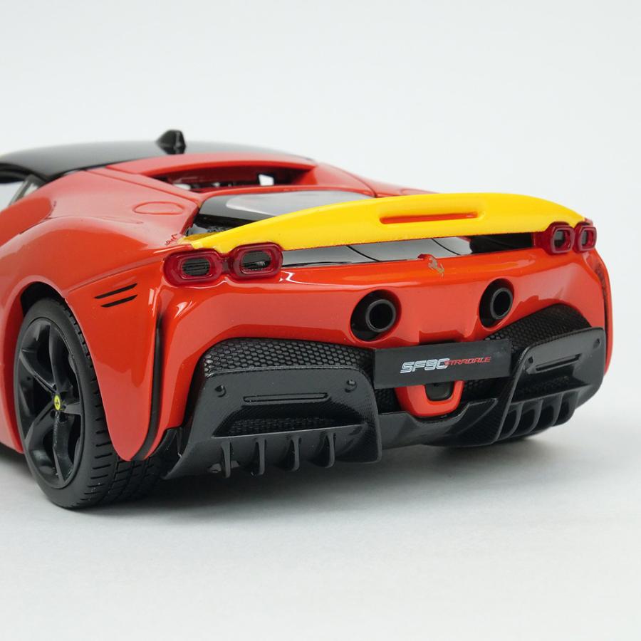 Bburago 1/18スケール フェラーリ SF90 ストラダーレ アセット フィオラノ レッド/イエローライン 18-16021RYの画像