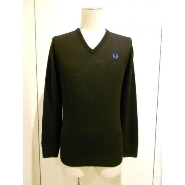 FRED PERRY V-Neck Sweater (K8225) ブラック×ブルー