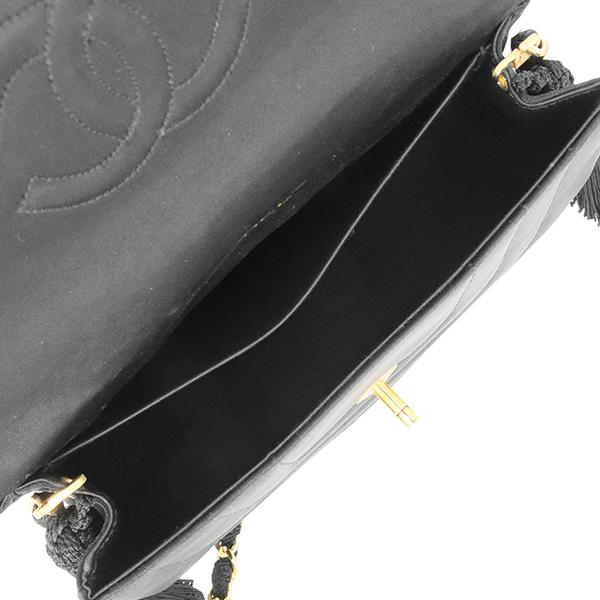 CHANEL（シャネル） ショルダーバッグ ハーフムーン フリンジ サテン