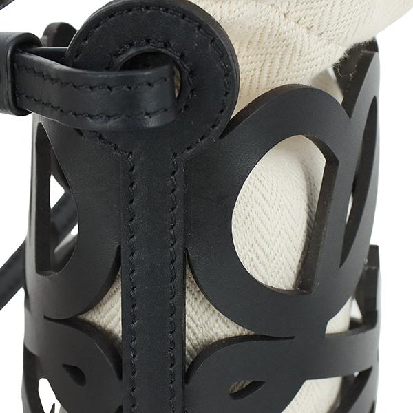 LOEWE ロエベ アナグラム カットアウト ポケット ショルダー ブラック LOEWE（ロエベ） ショルダーバッグ アナグラム カットアウト ポケット