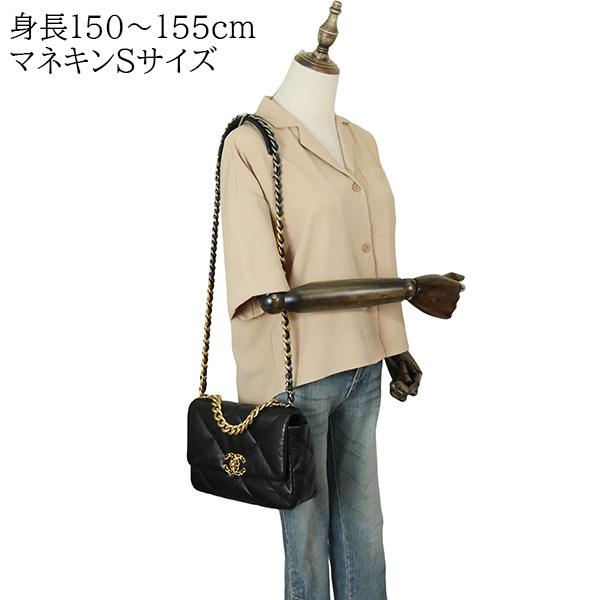 CHANEL 19 シャネル チェーンクラッチバッグ マトラッセ ラムスキン