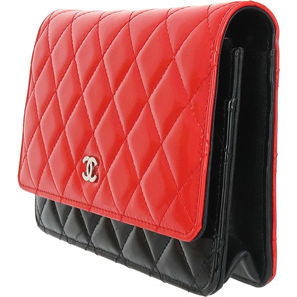 新品❣️ Chanel ノベルティ　ワインレッド 二つ折り財布　財布ショルダー 中古・古着通販】CHANEL (シャネル) 2つ折り財布 レッド｜ブランド