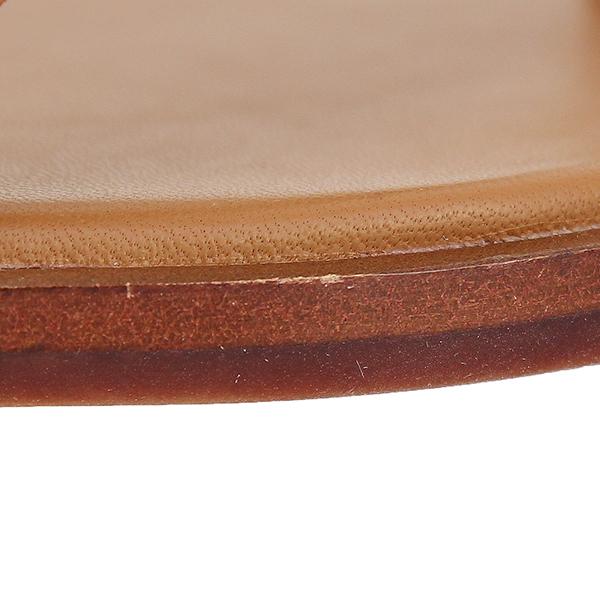 新品Tory Burch シャンパンゴールド レザートングサンダル22.5センチ 新品Tory Burch シャンパンゴールド レザートングサンダル22.5