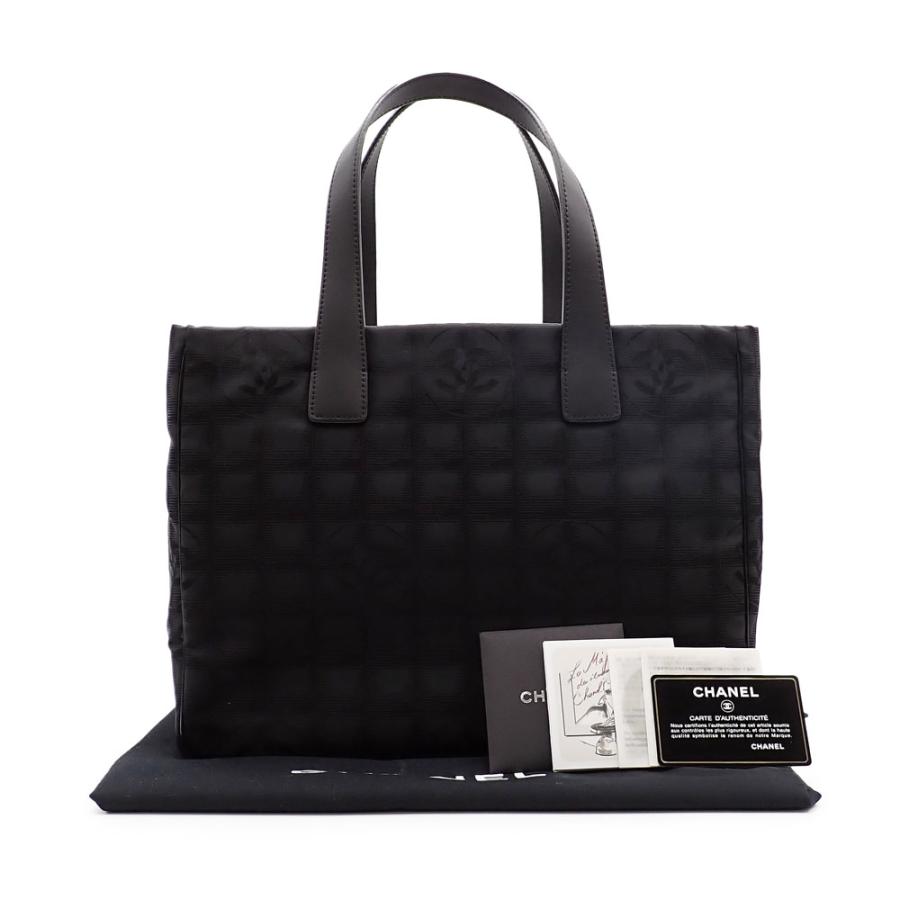 ニュートラベルライン 未使用品 CHANEL シャネル トートMM ニュートラベルライン 未使用品 CHANEL シャネル トートMM