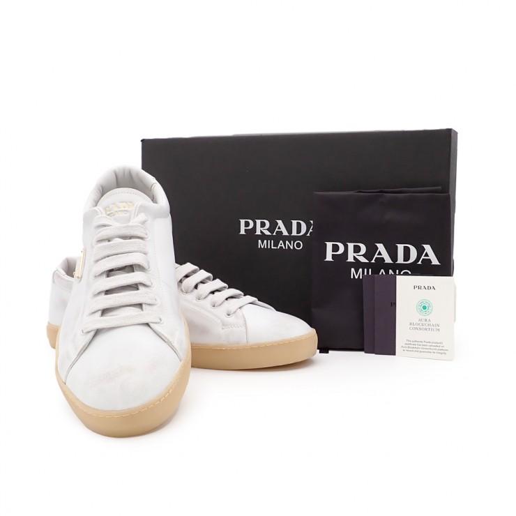 PRADA（プラダ） 美品 スニーカー ヴィンテージ加工 2EE413 ローカット 