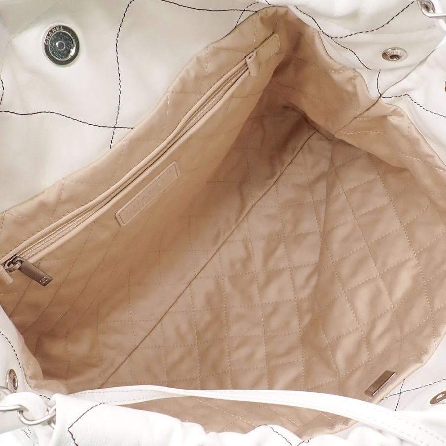 CHANEL 未使用品 シャネル シャネル22 スモール ハンドバッグ CHANEL 未使用品 シャネル シャネル22 スモール ハンドバッグ