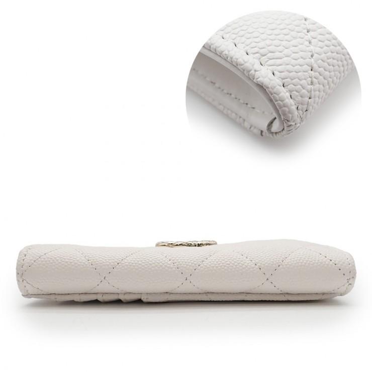 ​シャネルの王道、マトラッセのパースです。 CHANEL（シャネル） 未使用品 マトラッセ フラグメントケース コイン