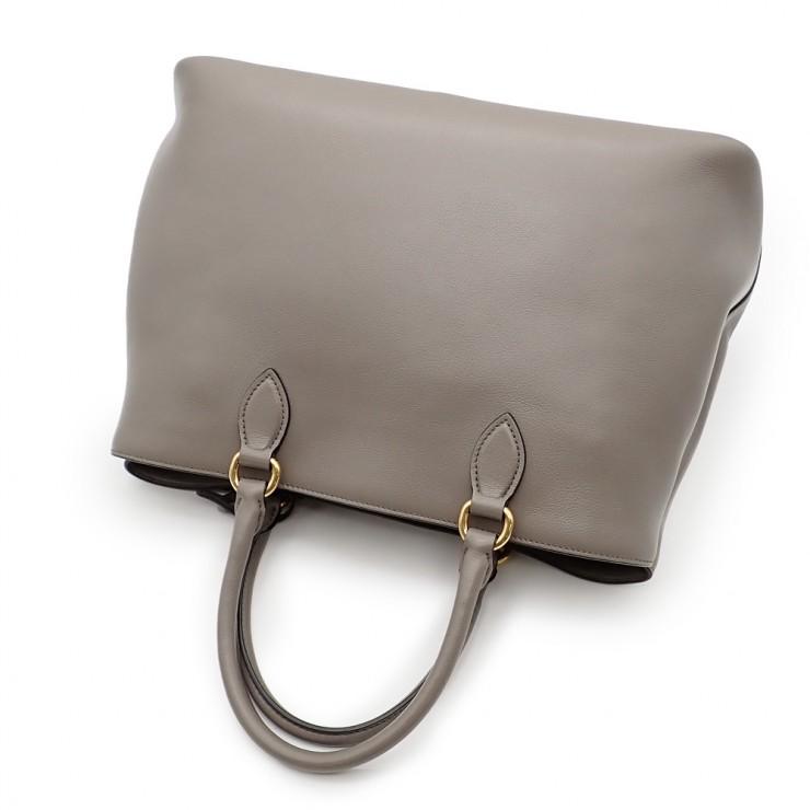 PRADA（プラダ） 未使用品 エンボスロゴ ハンドバッグ 2wayバッグ