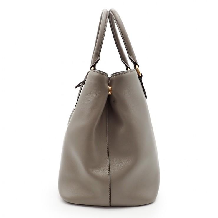 PRADA（プラダ） 未使用品 エンボスロゴ ハンドバッグ 2wayバッグ