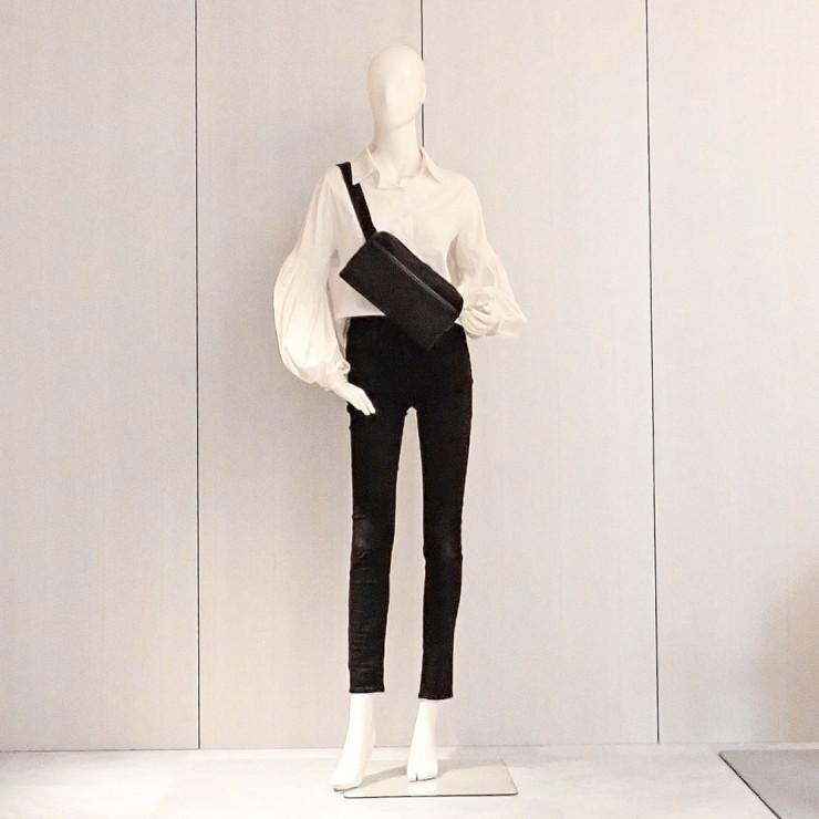 LOUIS VUITTON（ルイ・ヴィトン） 美品 アクロバット ボディバッグ