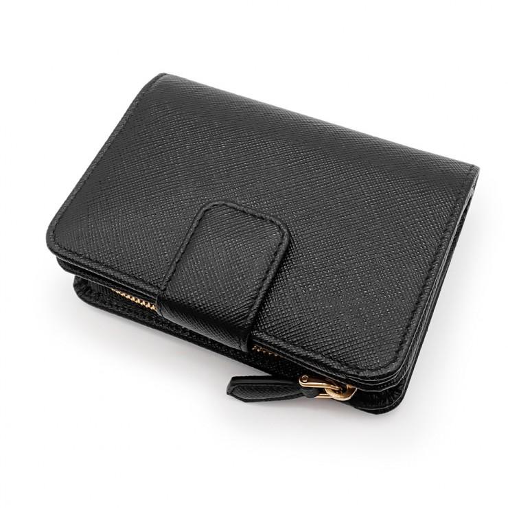 PRADA（プラダ） 未使用品 サフィアーノトライアングル 財布 折り財布