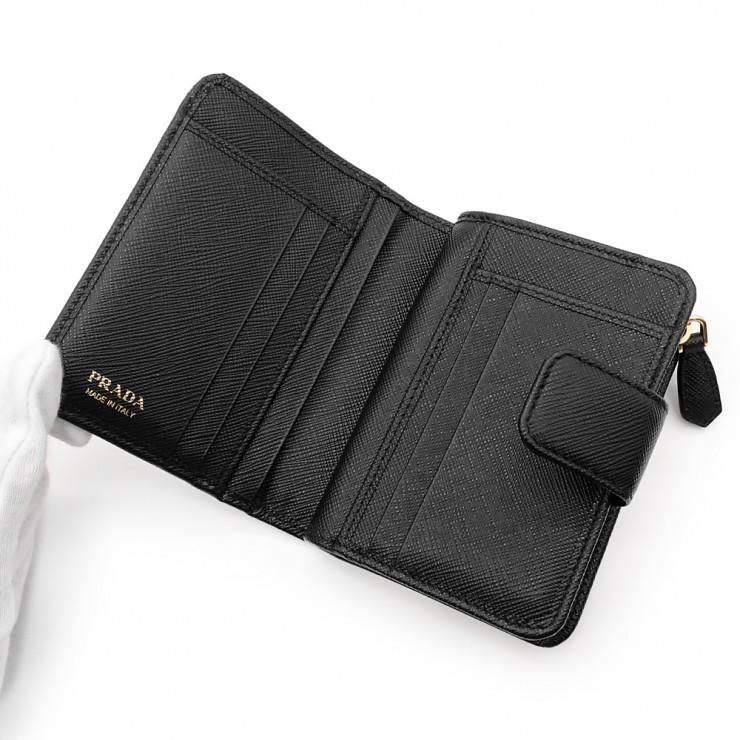 PRADA（プラダ） 未使用品 サフィアーノトライアングル 財布 折り財布
