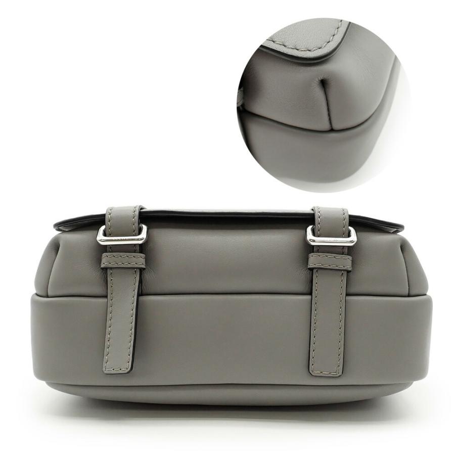 LOEWE（ロエベ） 未使用品 ミリタリー メッセンジャーバッグ XS