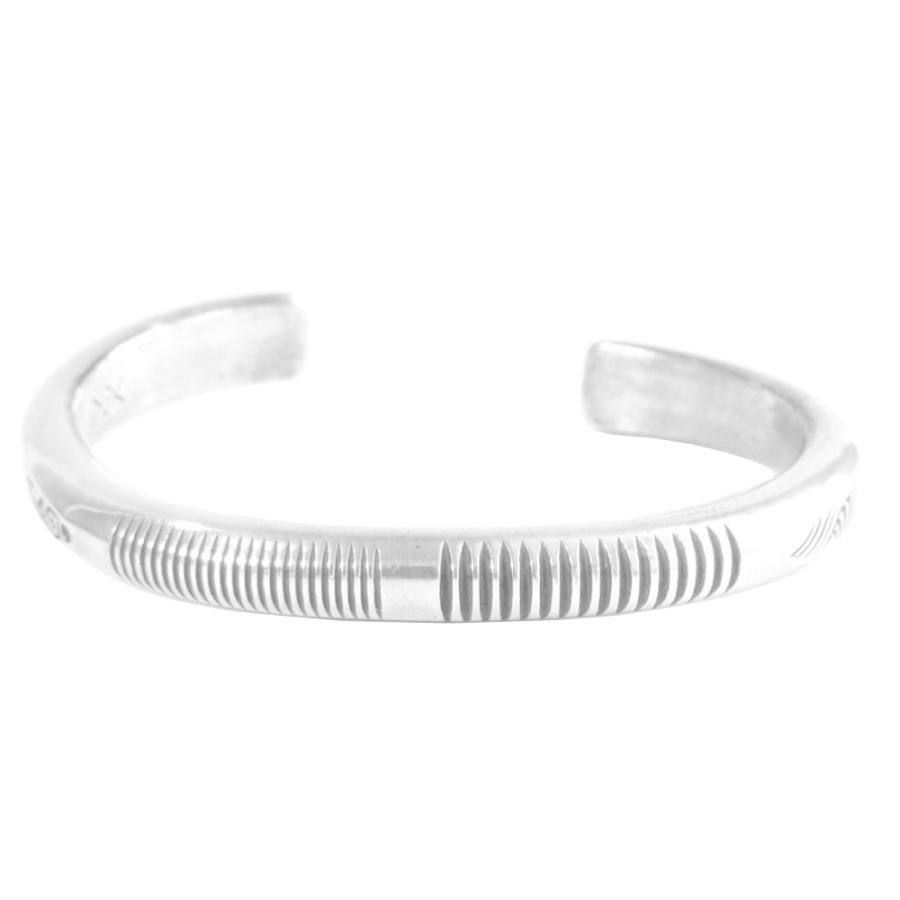 ノーバートペシュラカイ　シルバーバングル　インディアンジュエリー Norbert Peshlakaiノーバートペシュラカイのバングル｜マライカ公式通販