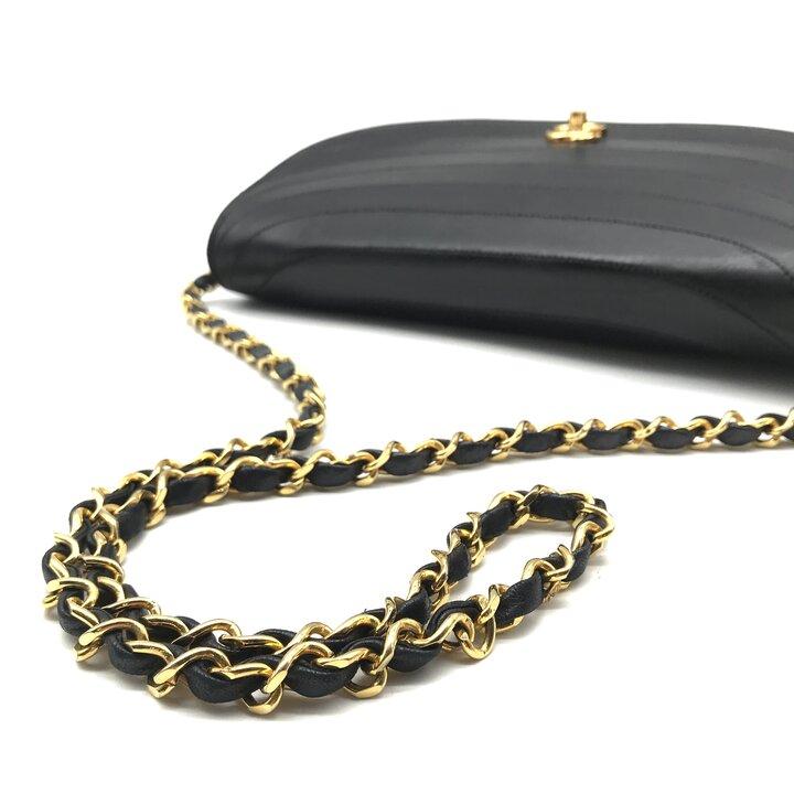 良品 CHANEL シャネル ココマーク ハーフムーン ターンロック レザー