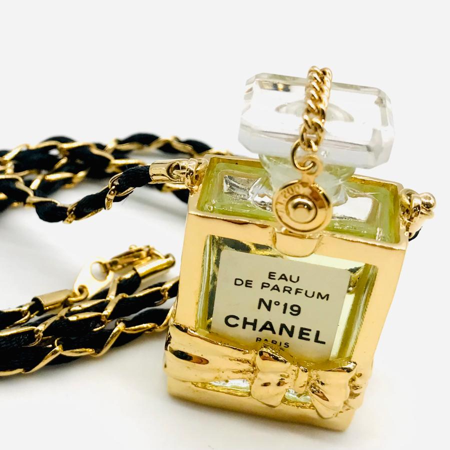 CHANEL シャネル 香水 ネックレス リボン NO19 ゴールド CHANEL シャネル 香水 ネックレス リボン NO19 ゴールド