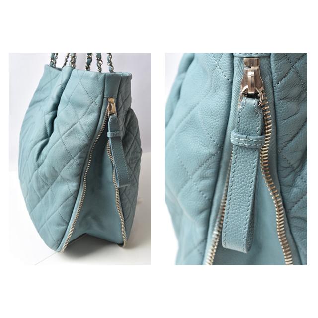 CHANEL ライトブルー キルティング ハンドバッグ