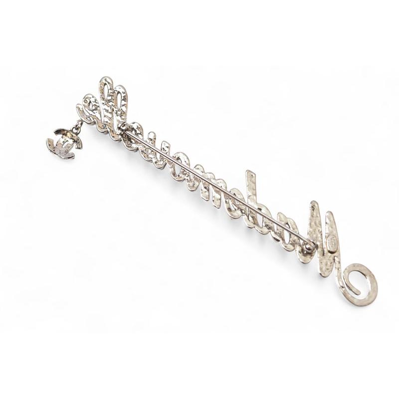 ⭐CHANEL⭐　シャネル　マドモアゼル　ピンブローチ　ゴールド　アクセサリー CHANEL（シャネル） ブローチ ピンブローチ マドモアゼル/ロゴ ライン