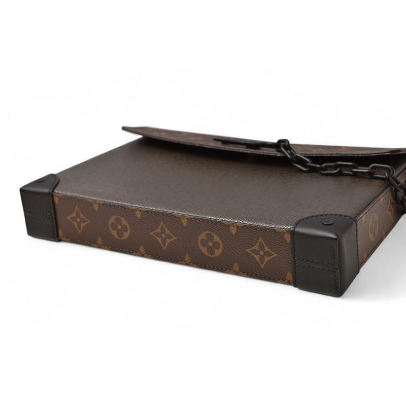 ルイヴィトン セカンドバッグ/クラッチバッグ LOUIS VUITTON バッグ/ポシェット スティーマー モノグラム/タイガ カーキ M30583【中古】 LOUIS VUITTON（ルイ・ヴィトン） セカンドバッグ/クラッチバッグ