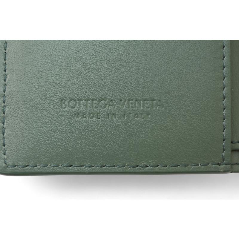 BOTTEGA VENETA イントレチャート ウォレット ミント×シルバー 品格を日常に！「ボッテガ・ヴェネタ」の本命財布｜とびきりクールな